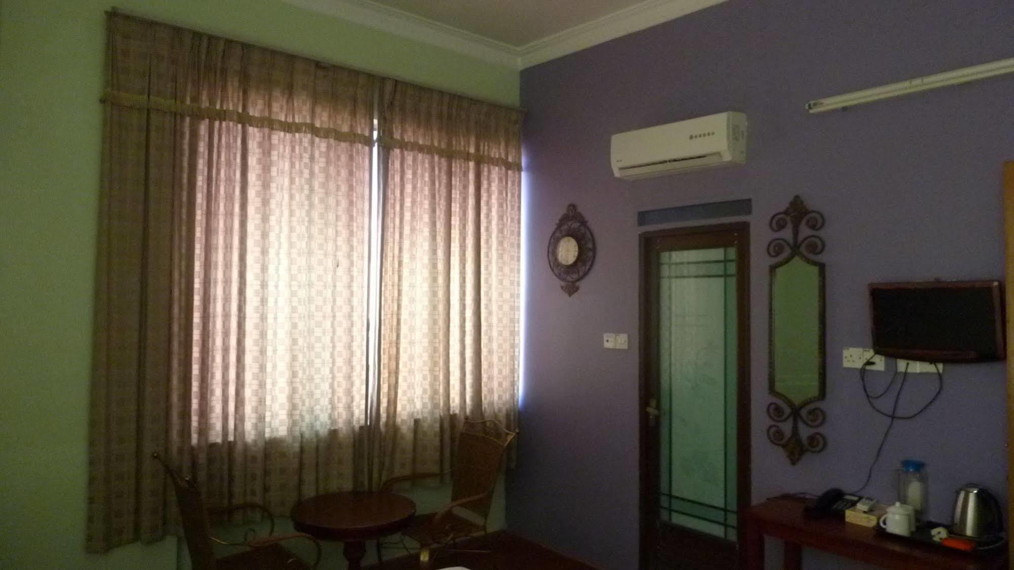 7 Hung Hung Inn Kota Kinabalu Eksteriør bilde