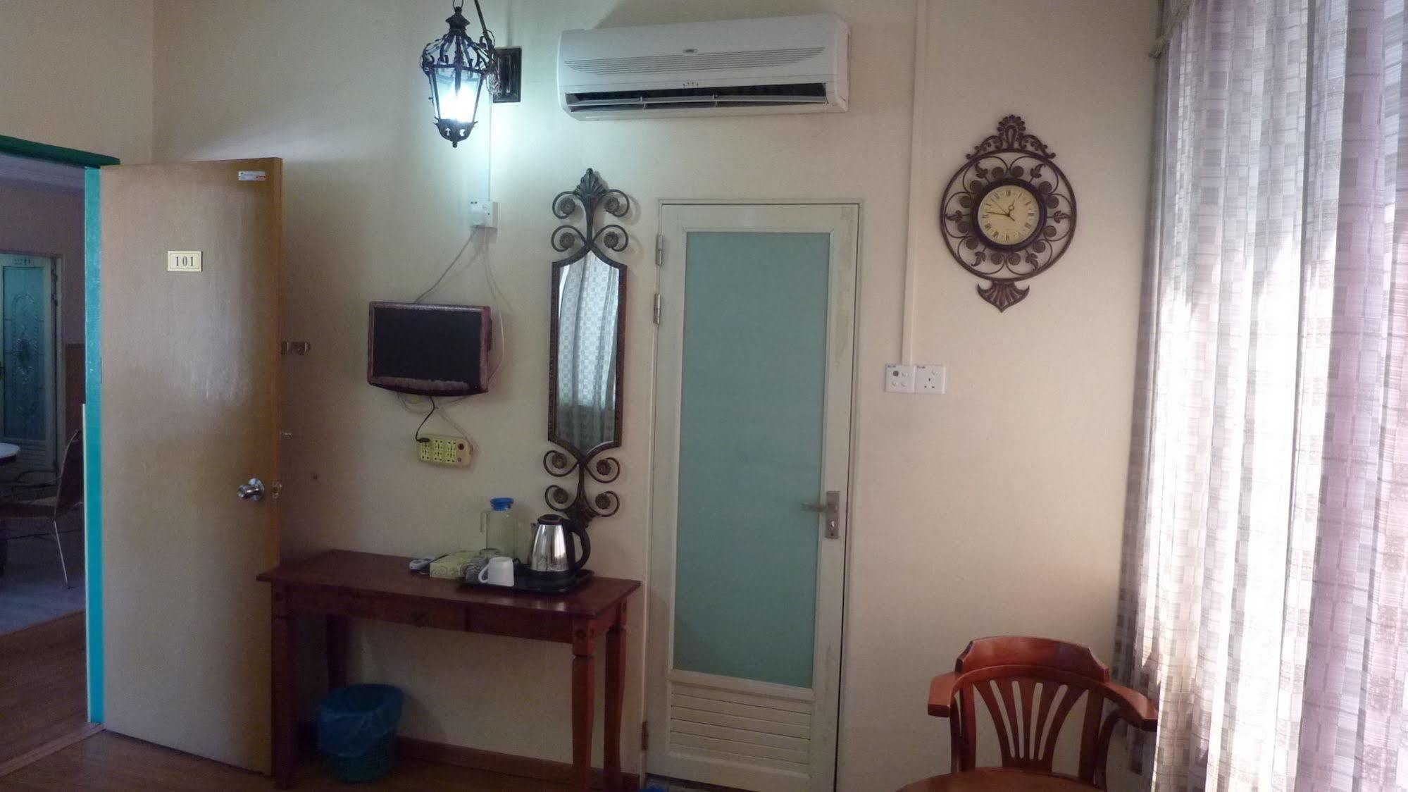 7 Hung Hung Inn Kota Kinabalu Eksteriør bilde