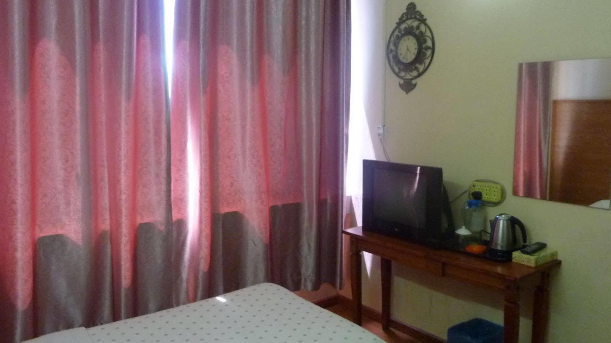 7 Hung Hung Inn Kota Kinabalu Eksteriør bilde