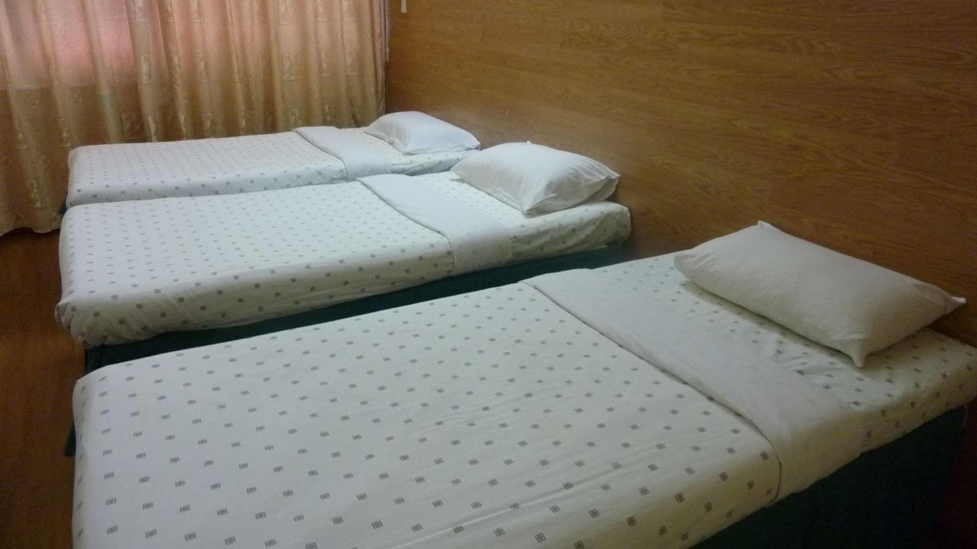 7 Hung Hung Inn Kota Kinabalu Eksteriør bilde