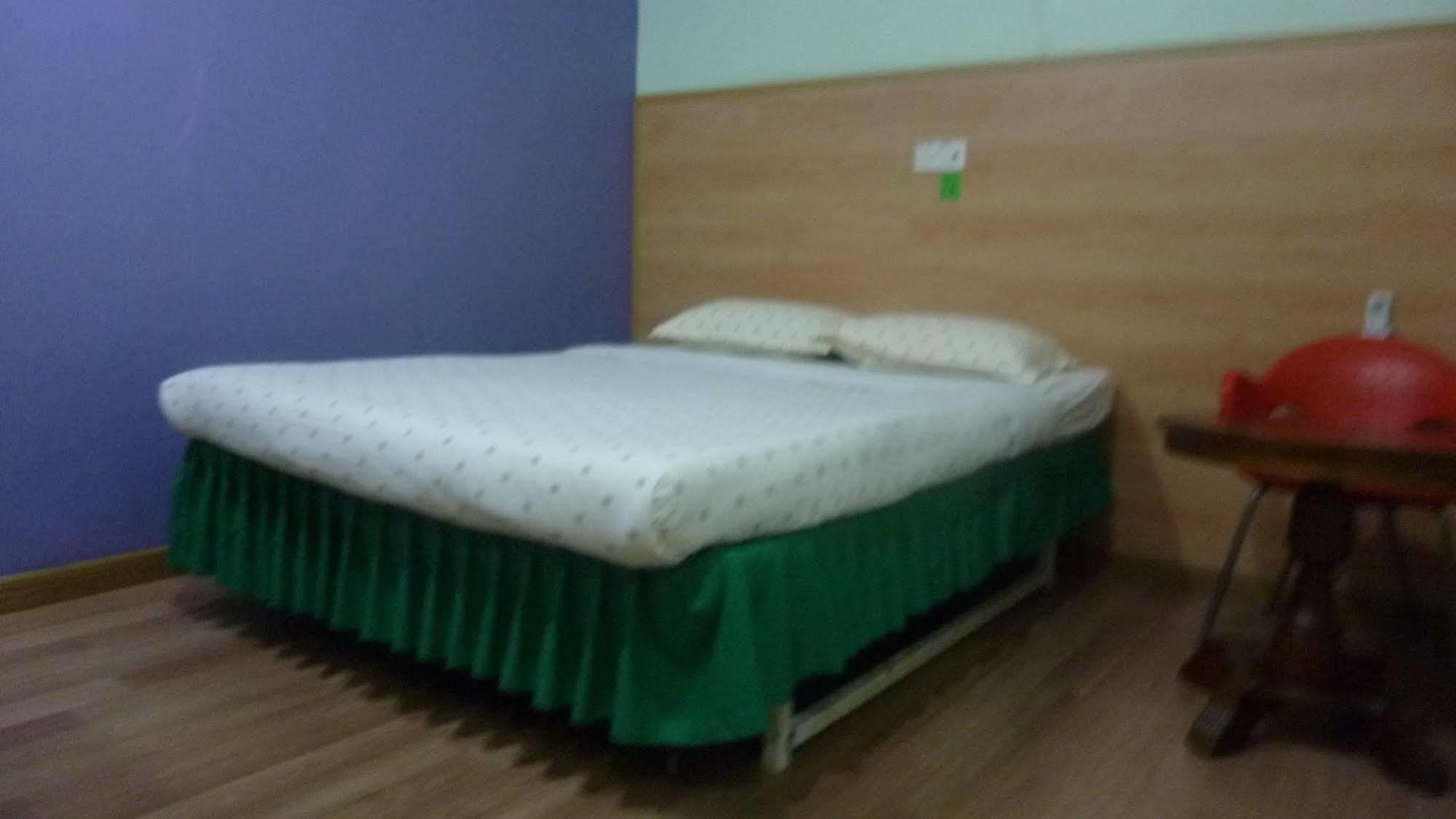 7 Hung Hung Inn Kota Kinabalu Eksteriør bilde